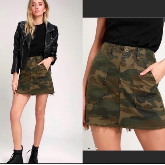BLANKNYC Camo Mini Skirt Raw Hem NWT - Picture 1 of 12